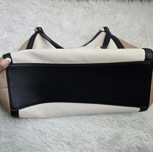 Coach Women's Cream and Tan Leather Bag - Picture 6 of 15